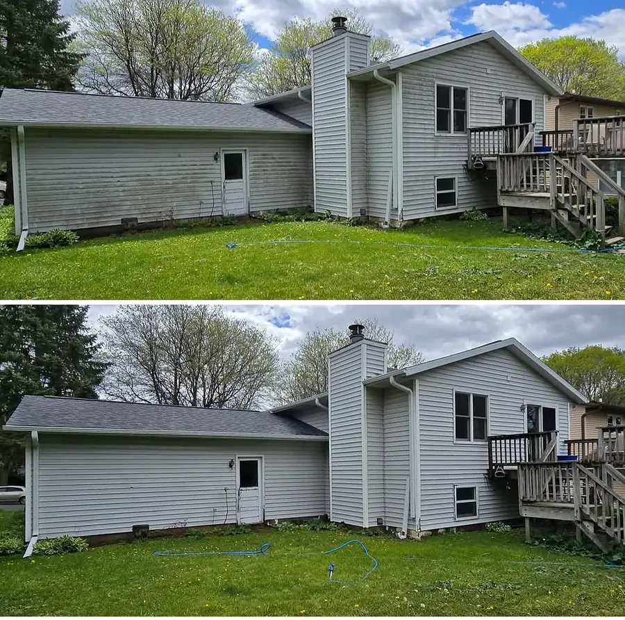 Before and after house siding cleaning in Wisconsin